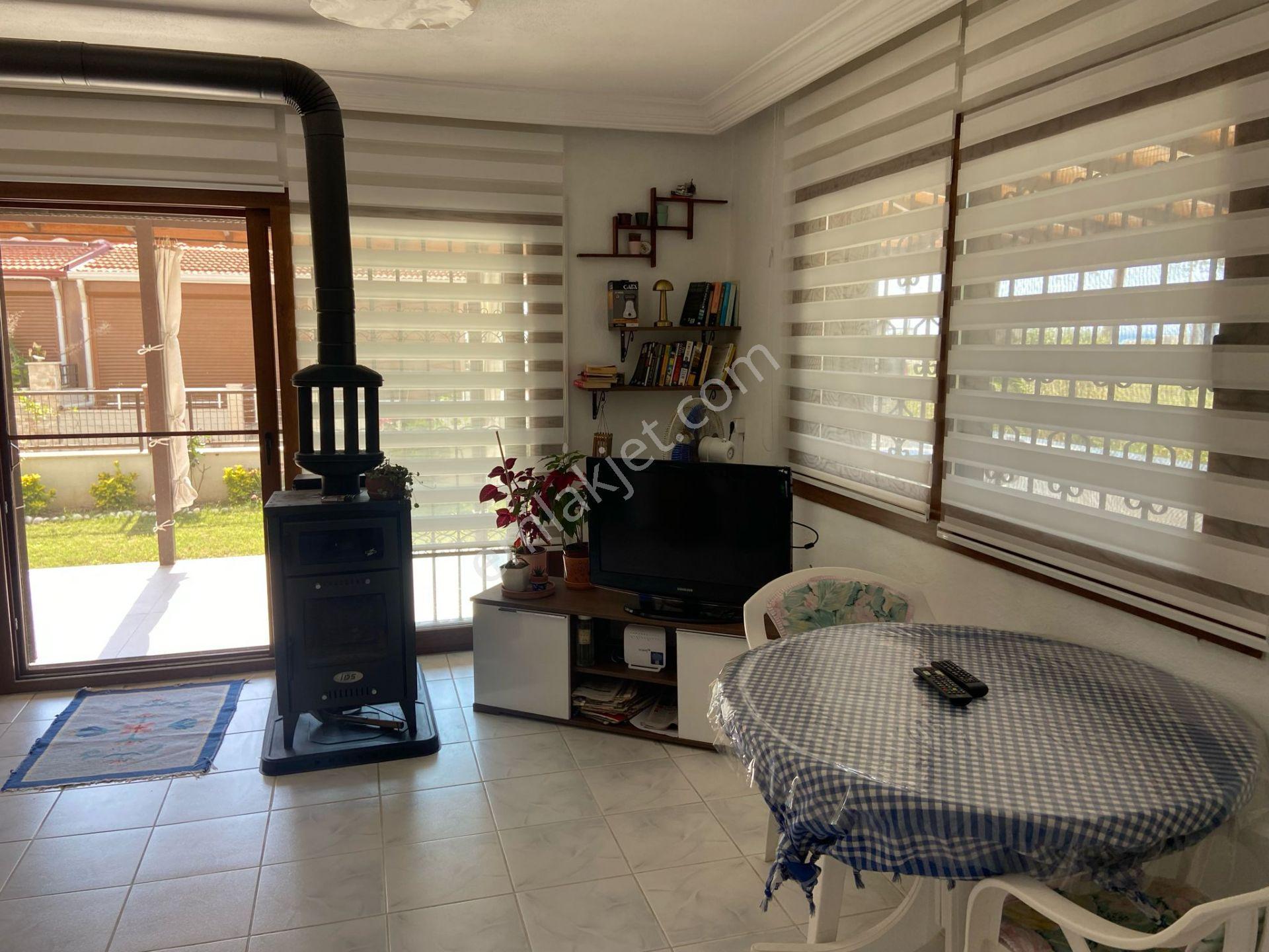 Kuşadası'nda Satılık Denize 50 Metre 3. Sırada Köşe Konumlu Villa .. - Görsel 15