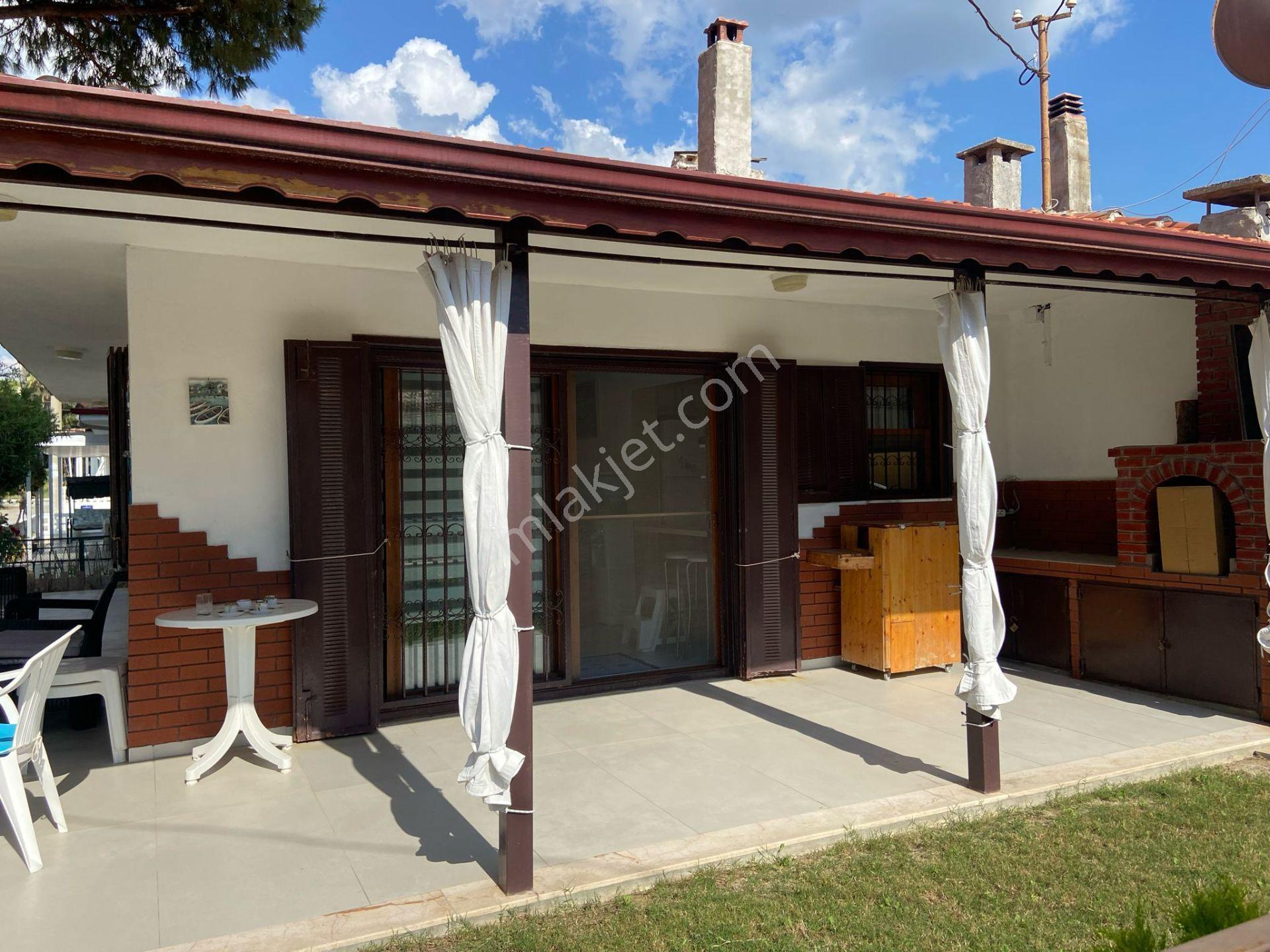 Kuşadası'nda Satılık Denize 50 Metre 3. Sırada Köşe Konumlu Villa .. - Görsel 8