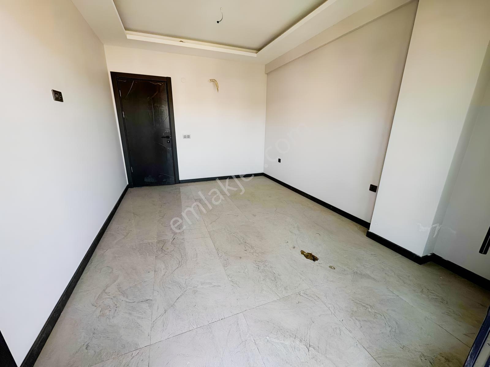 Menemen Emiralem Havuzlu Sitede Kiralık 3+1 Villa - Görsel 24