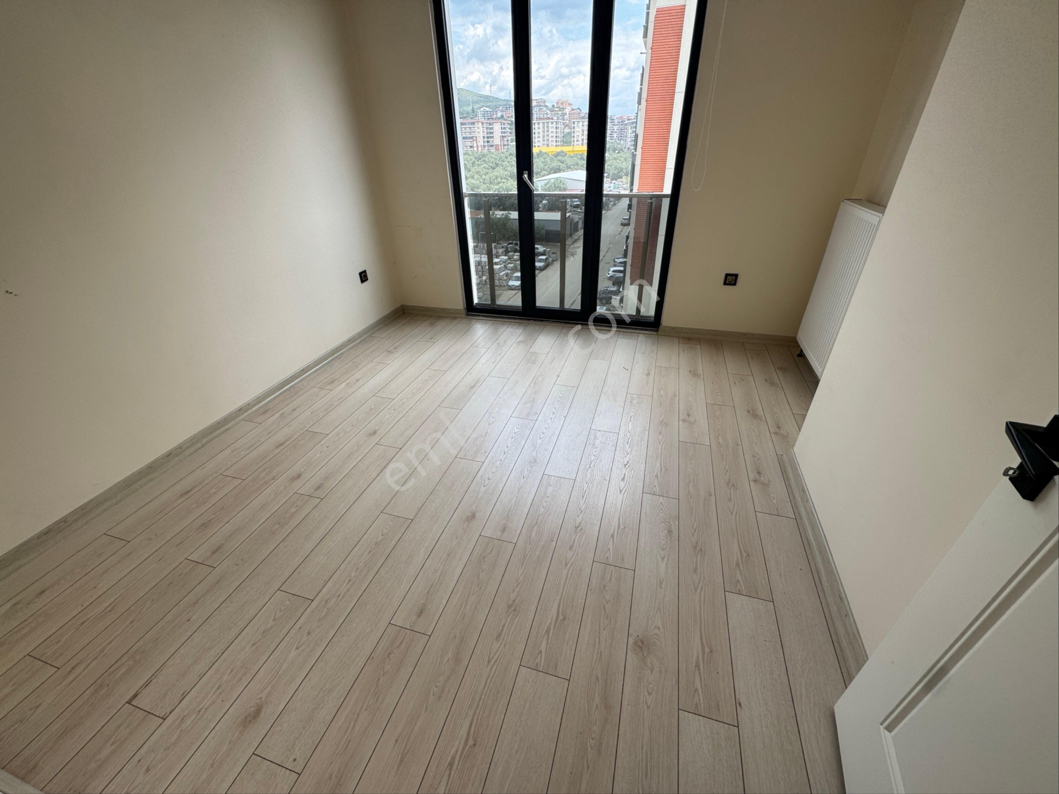 Edremıt Kadıköy De 3+1 Doğalgazlı Kiralık - Görsel 11
