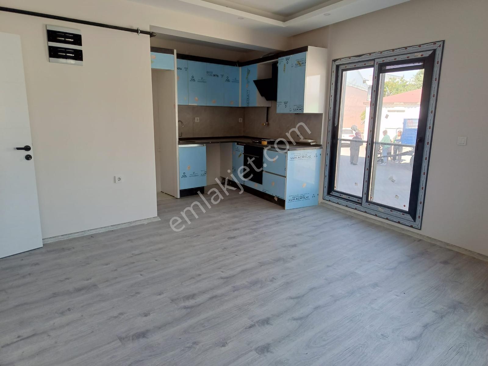 Seyrek Kiralık Büyük Tip 1+1 Daire - Görsel 12