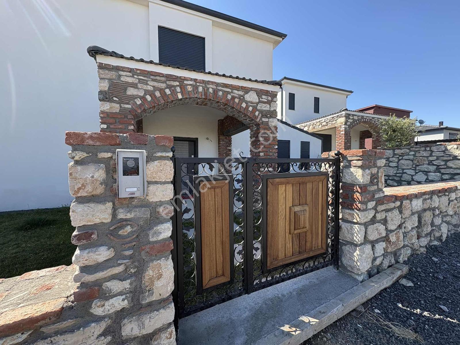 Seyrek Villakent'de Kiralık Lüks 3+1 Villa - Görsel 28