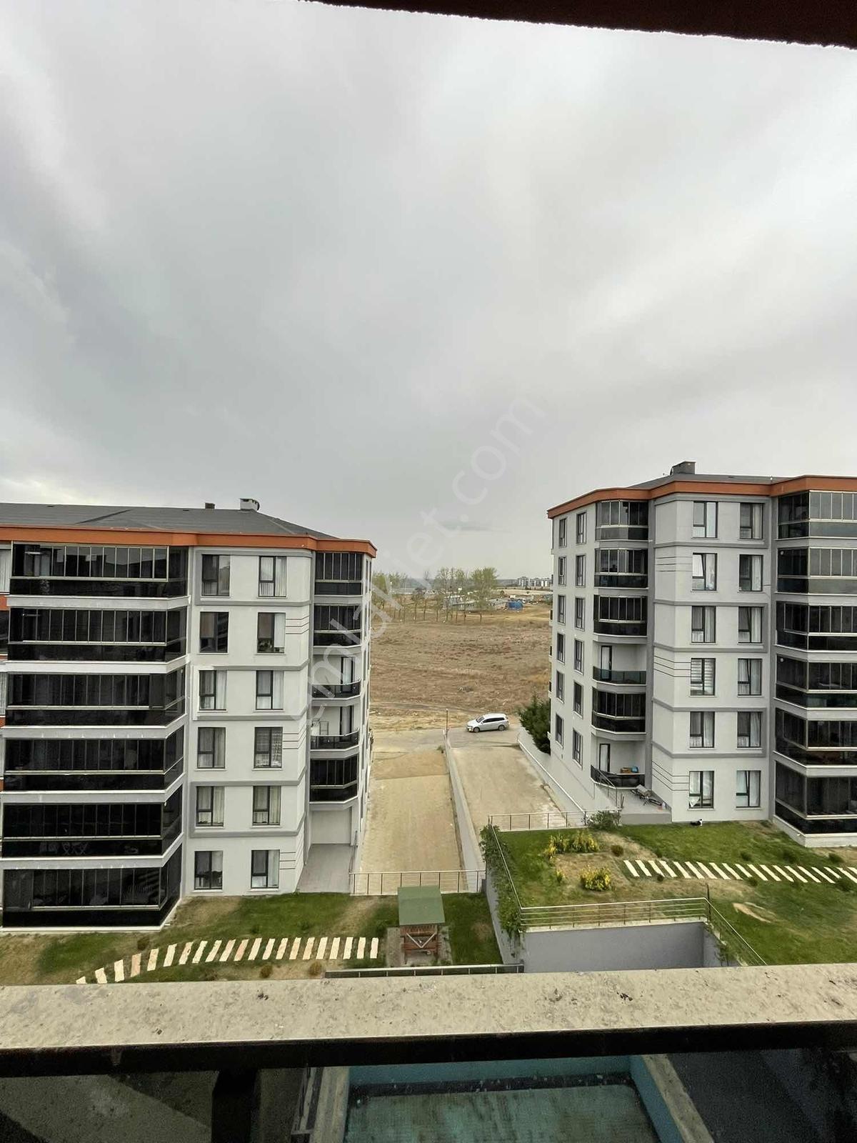 Site İçerisinde Eşyalı 1+1 Kiralık Daire - Görsel 20