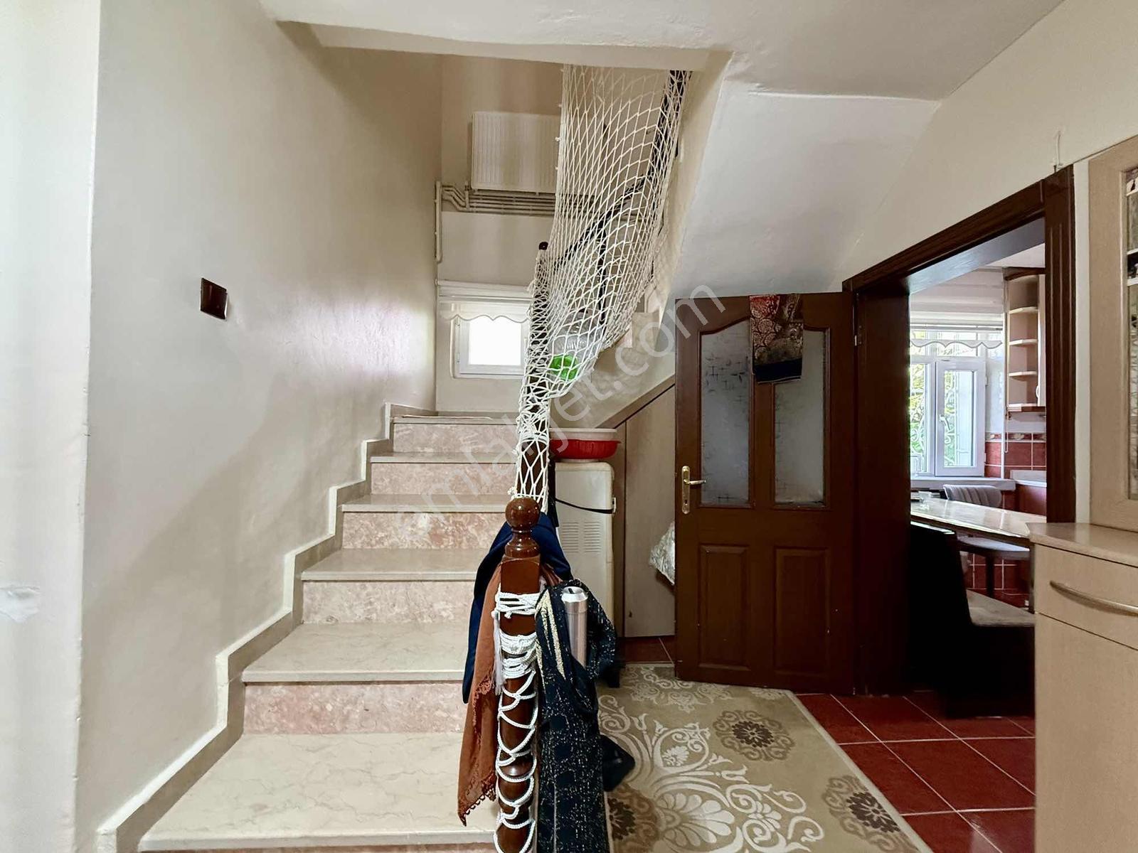 Emre Gm/den Doğukent'te Şehir Hastanesi Yanında Bakımlı Villa - Görsel 16