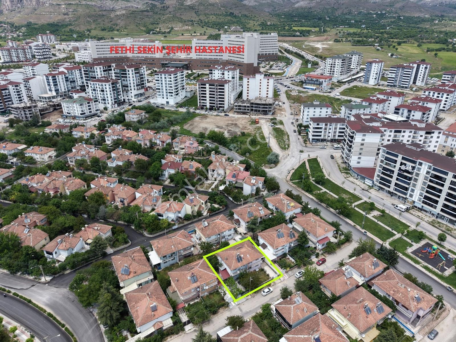 Emre Gm/den Doğukent'te Şehir Hastanesi Yanında Bakımlı Villa