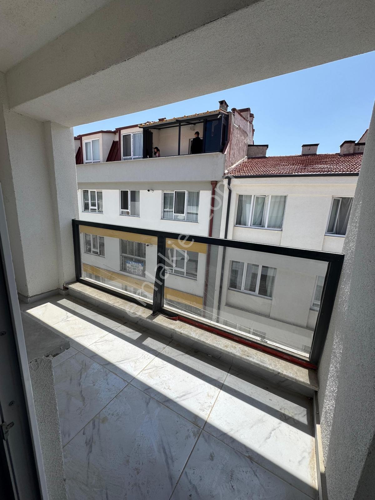 Estroıa'dan Eğitimciler Cd Yanı İskanlı Arakat Satılık 3+1 Daire - Görsel 4