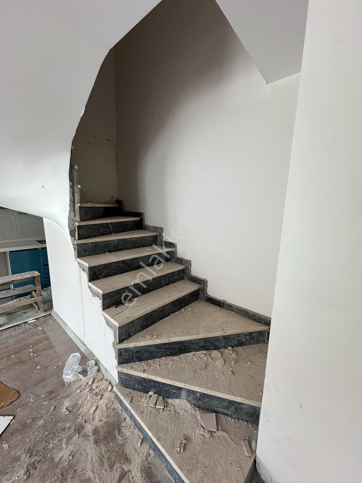 Estorıa'dan Kumlubel Esenli'de 3+1 Kullanışlı Dubleks Daire - Görsel 2