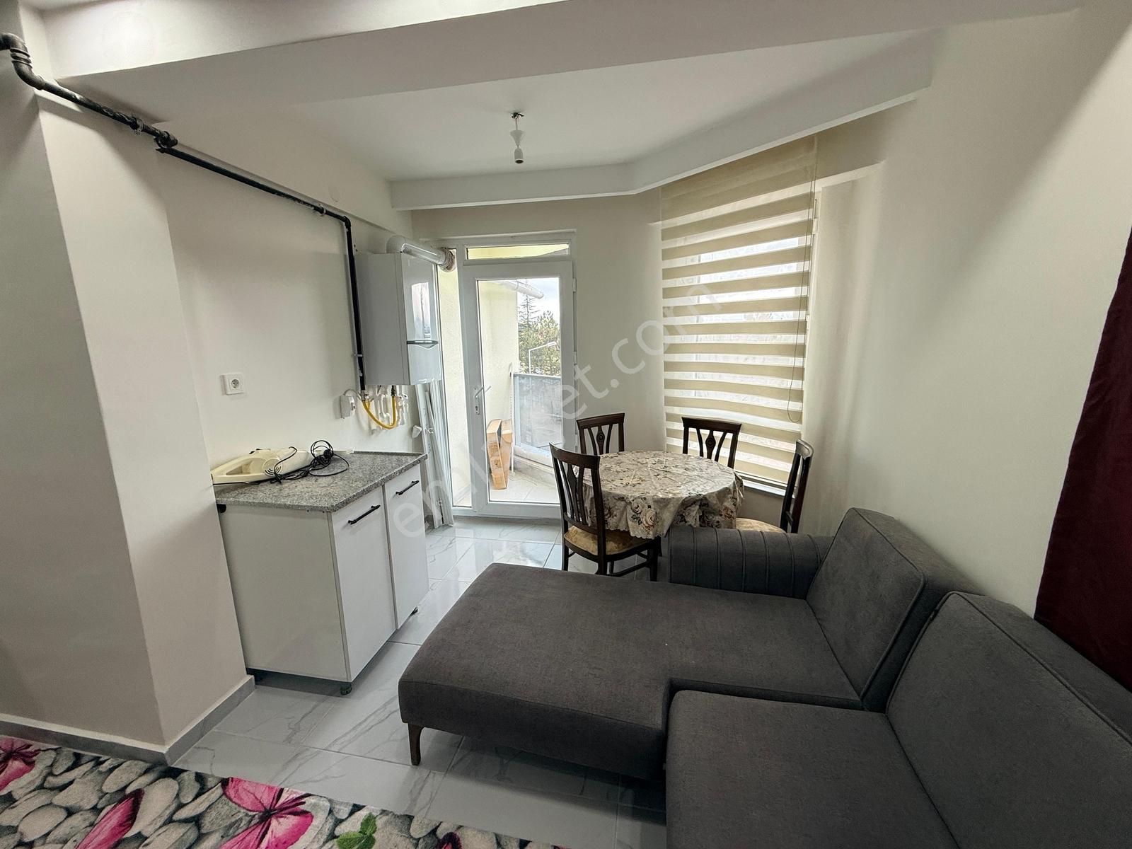 Estorıa'dan Esentepe'de Eşyalı Asansörlü Ara Kat 1+1 Apart - Görsel 10