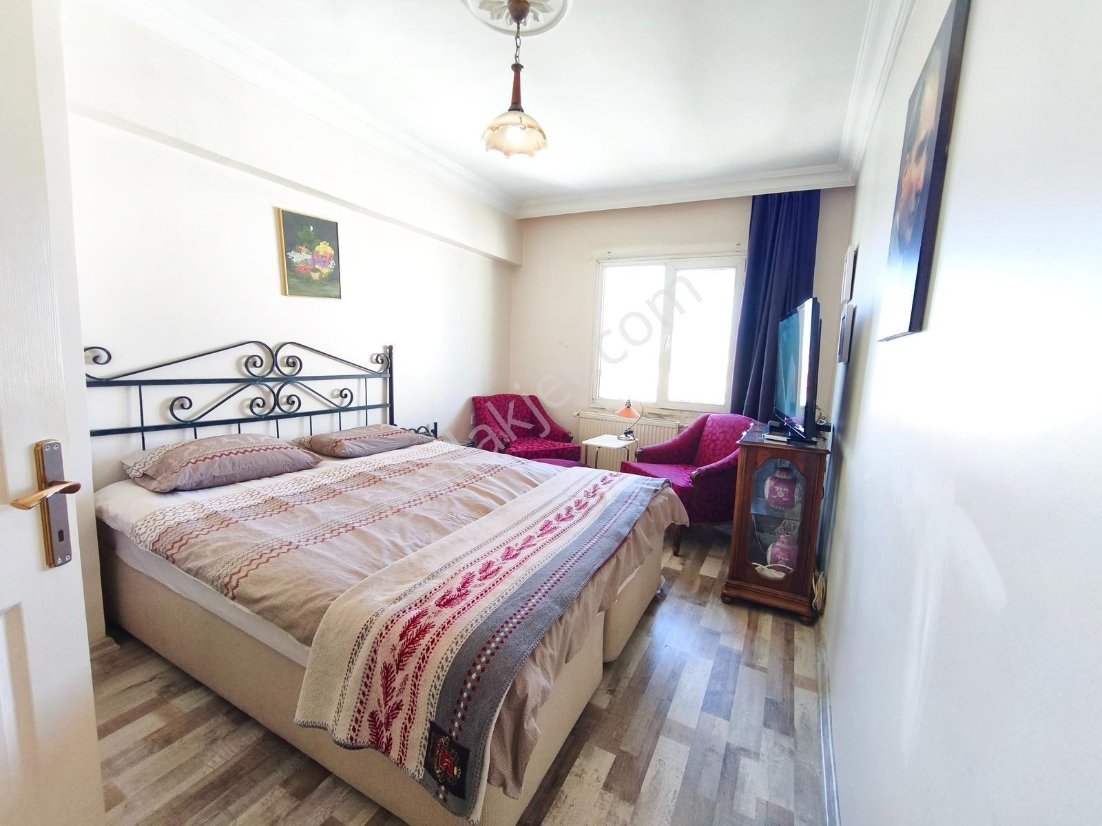 Kuşadası, Eğe Mah. Satılık Deniz Manzaralı 3+1 Geniş Daire - Görsel 9