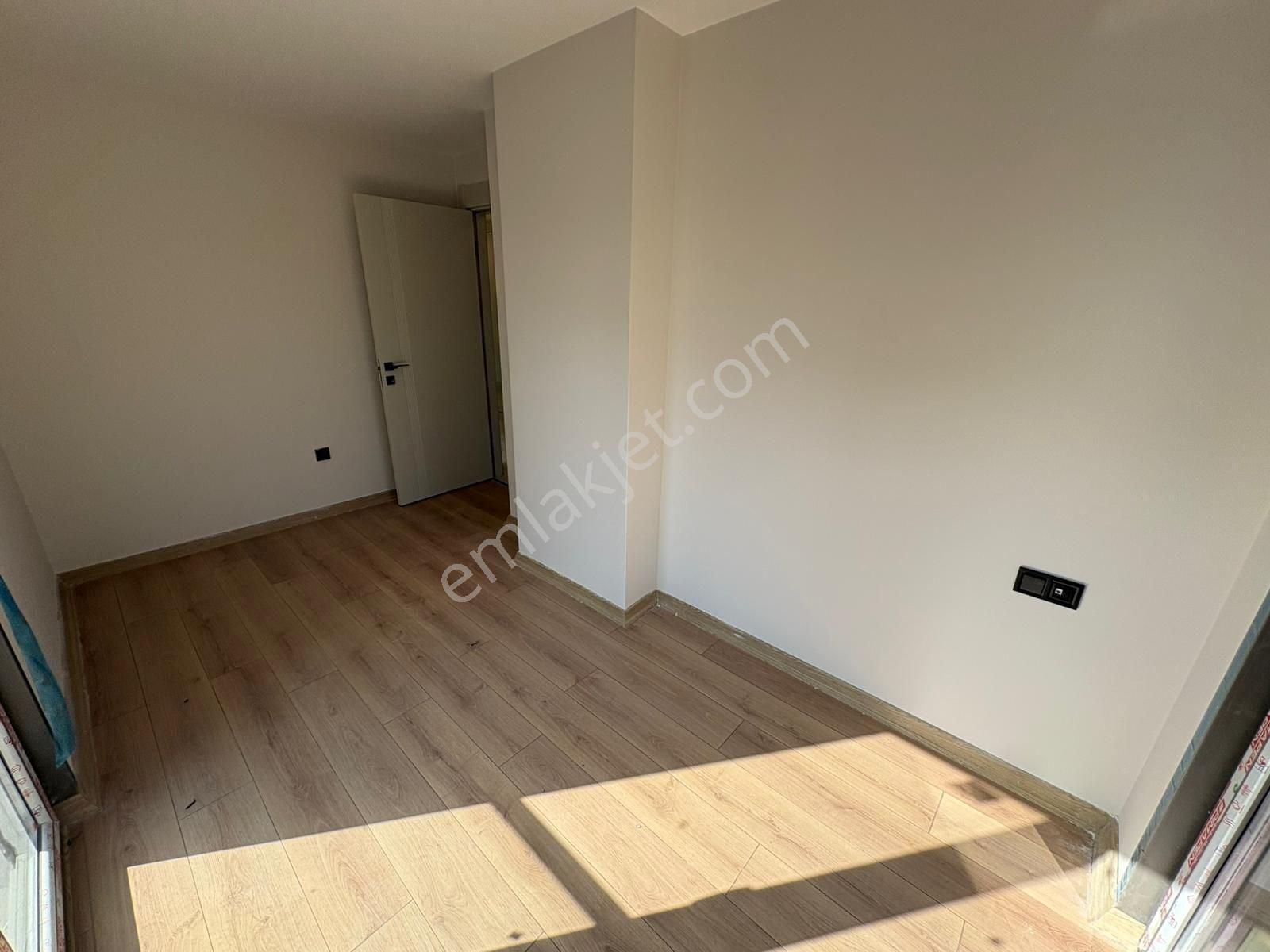 Çengelköy Zübeyde Hanım Caddesine 2. Bina 3+1 Sıfır Kiralık - Görsel 27