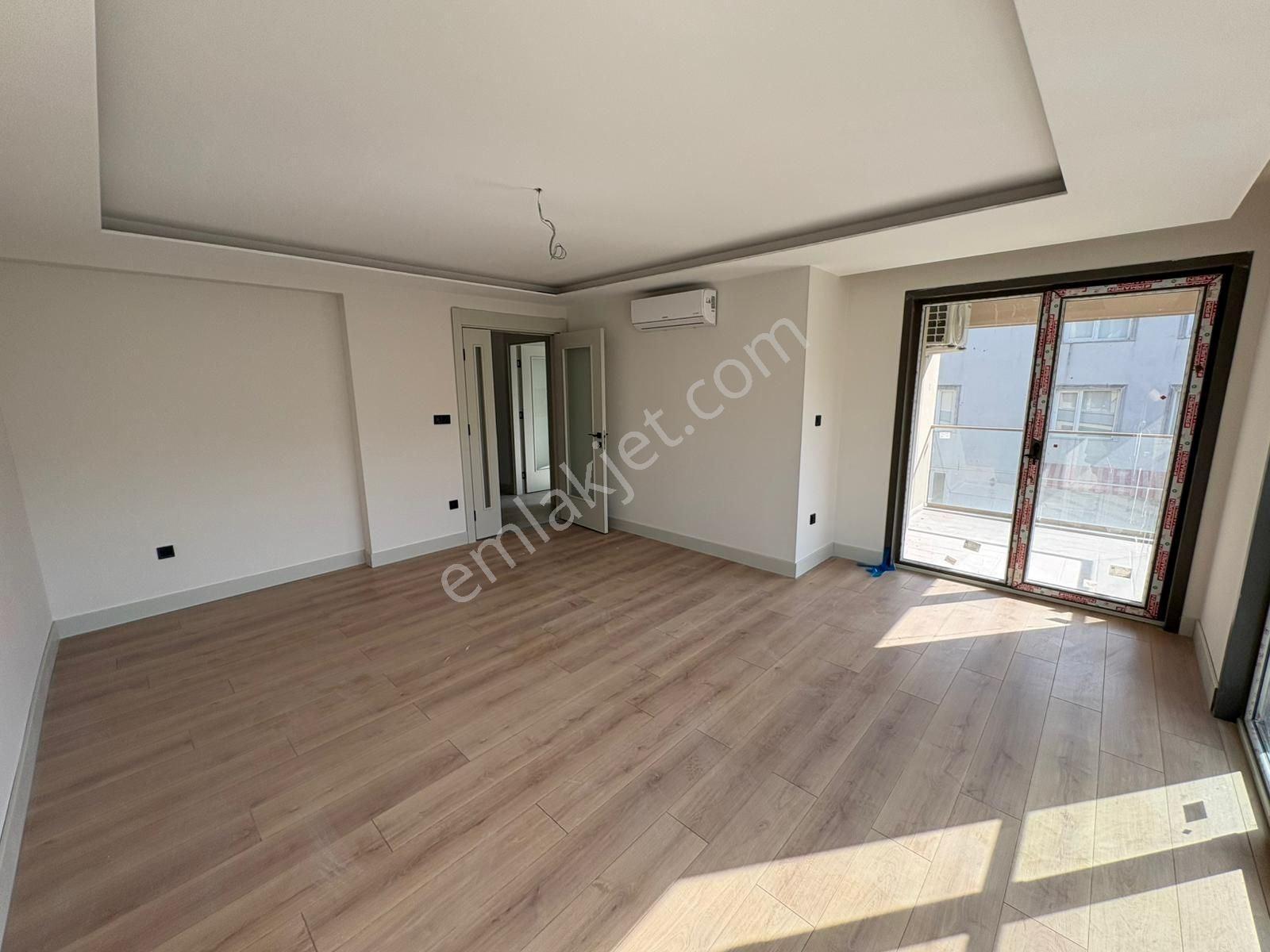 Çengelköy Zübeyde Hanım Caddesine 2. Bina 3+1 Sıfır Kiralık - Görsel 3