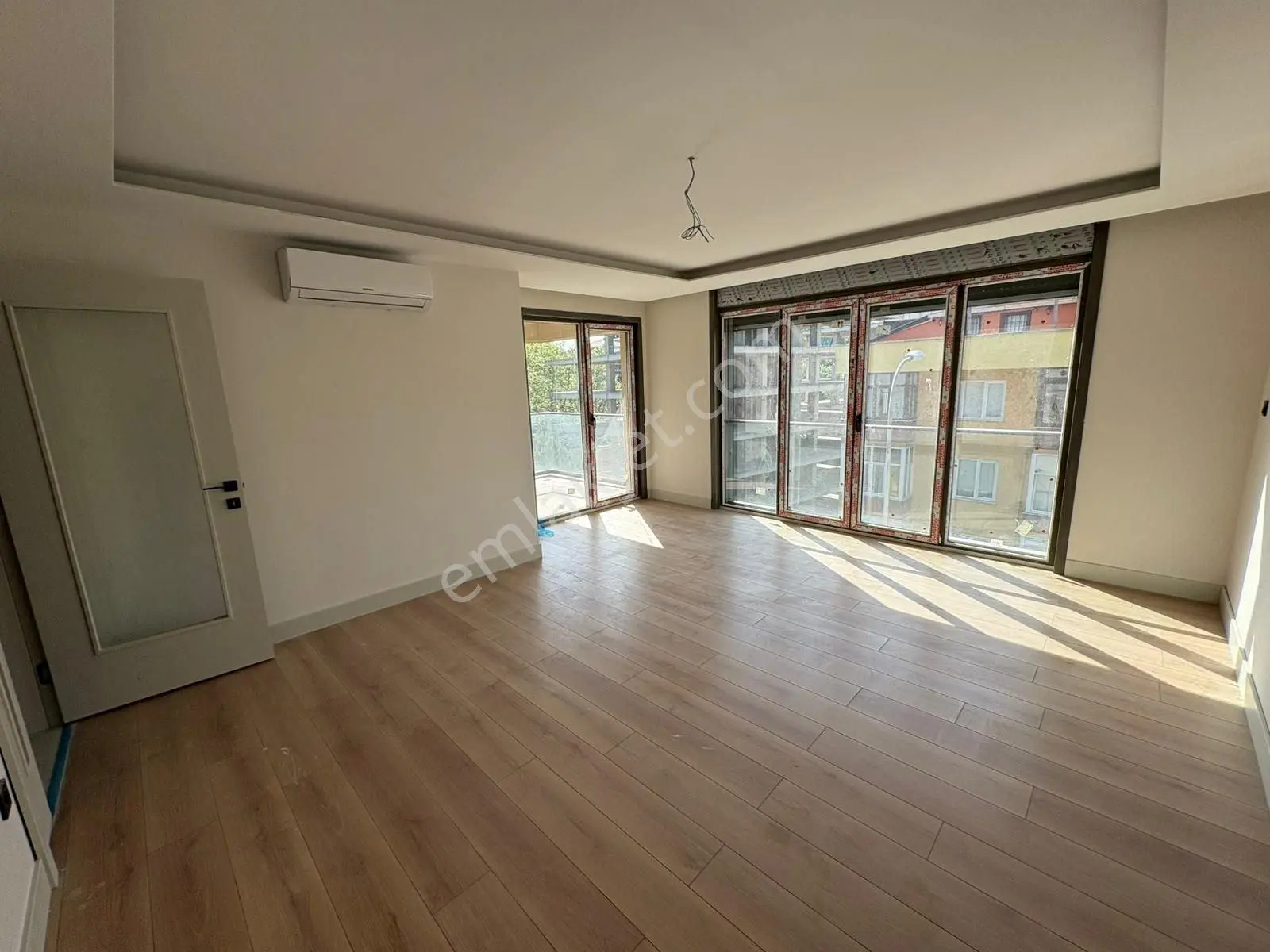 Çengelköy Zübeyde Hanım Caddesine 2. Bina 3+1 Sıfır Kiralık