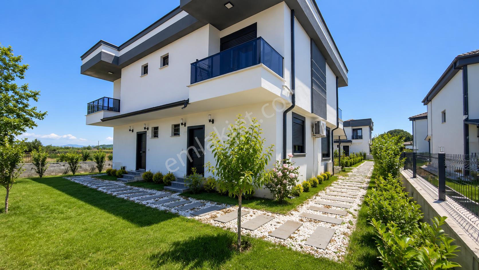 No:10 Gayrimenkul’den | Denize Girilebilen Bölgede | 3+1 Dubleks Villa | Butik Site İçerisinde - Görsel 7