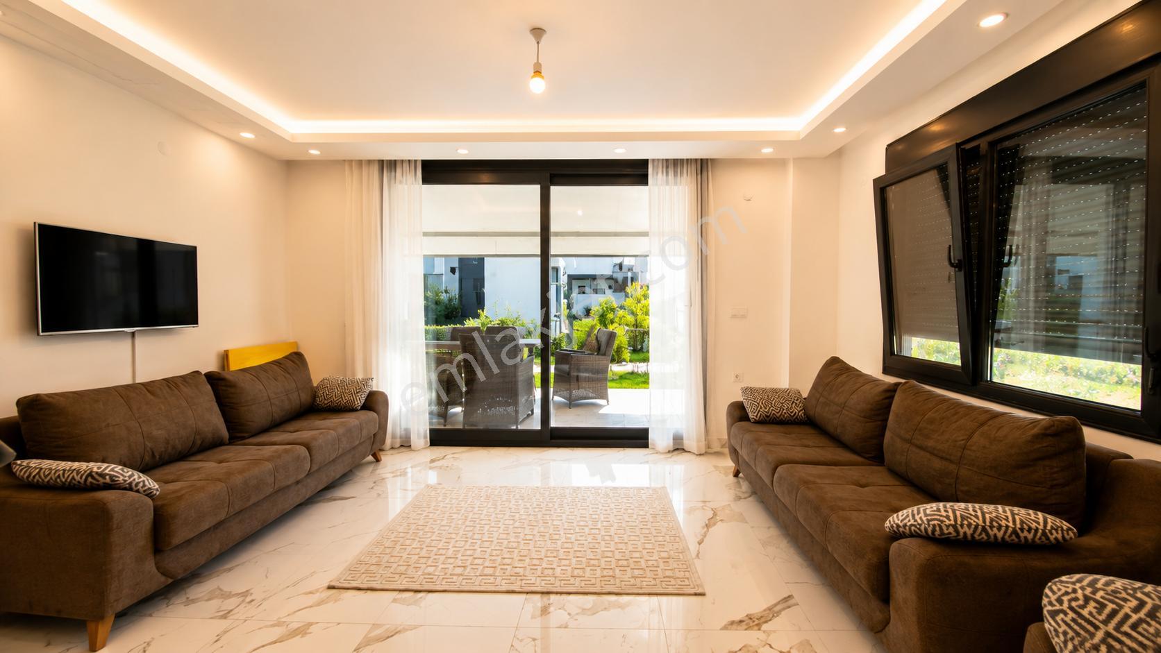 No:10 Gayrimenkul’den | Denize Girilebilen Bölgede | 3+1 Dubleks Villa | Butik Site İçerisinde - Görsel 16