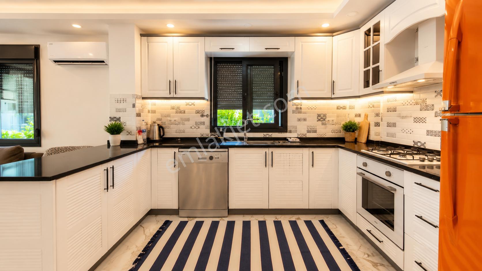 No:10 Gayrimenkul’den | Denize Girilebilen Bölgede | 3+1 Dubleks Villa | Butik Site İçerisinde - Görsel 10