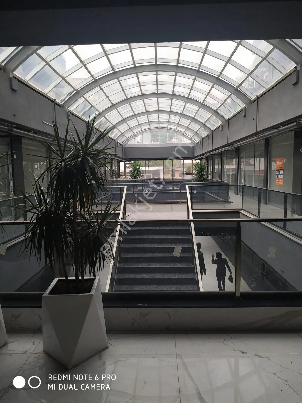 Yarımcapark İşmerkezinde Kiralık Dükkan