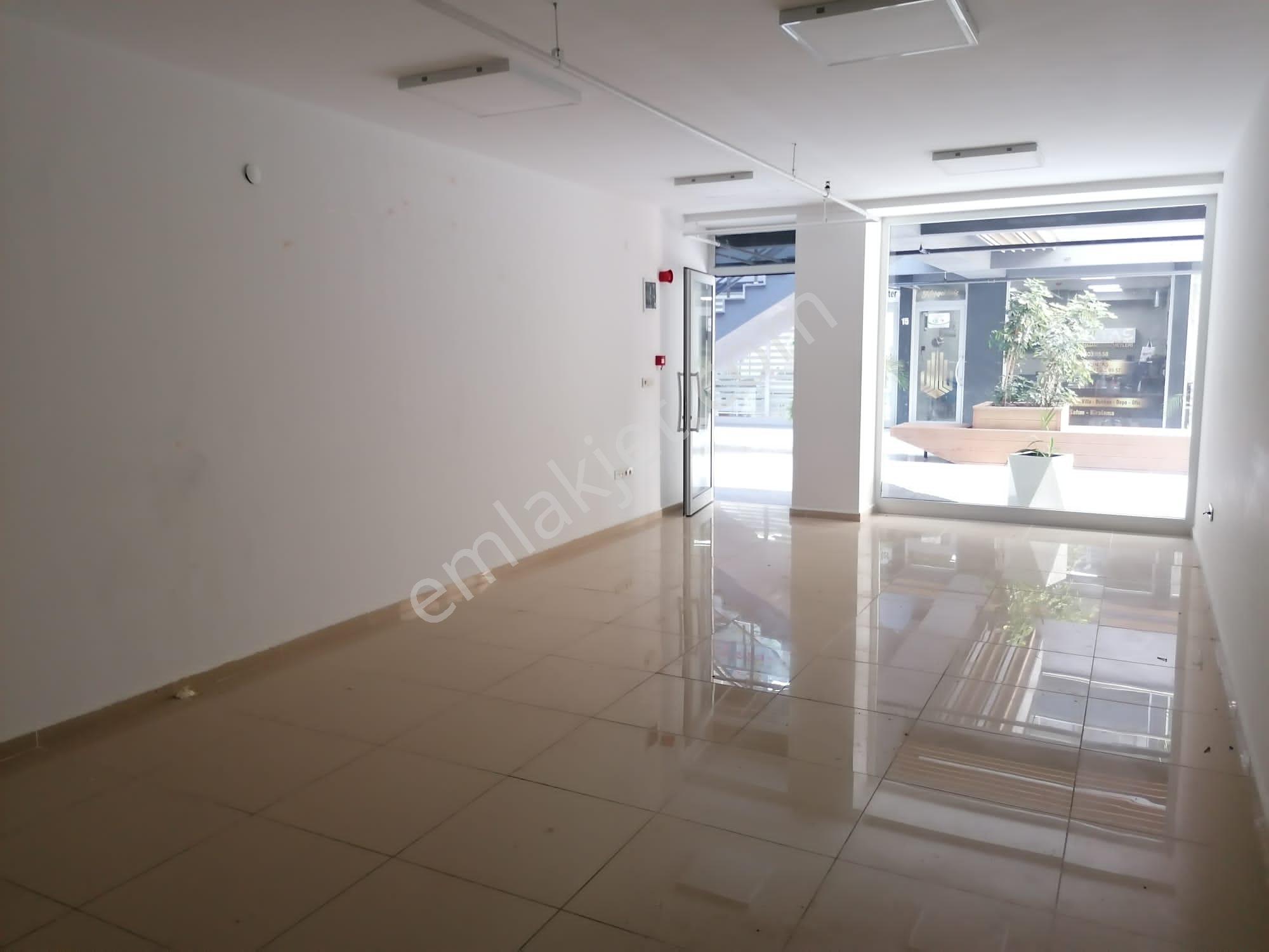 Yarımcapark İşmerkezinde Kiralık Dükkan - Görsel 7