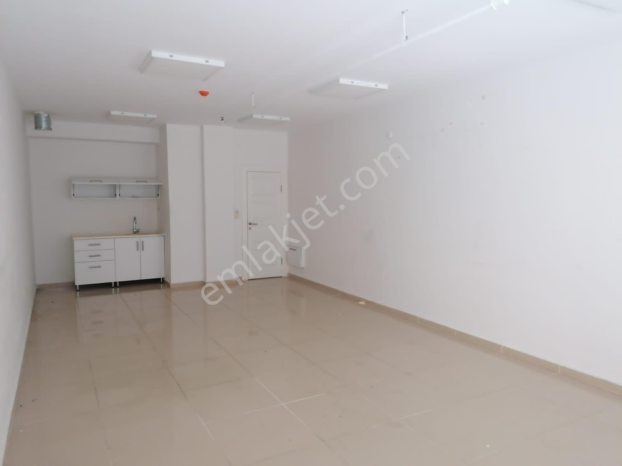 Yarımcapark İşmerkezinde Kiralık Dükkan - Görsel 4