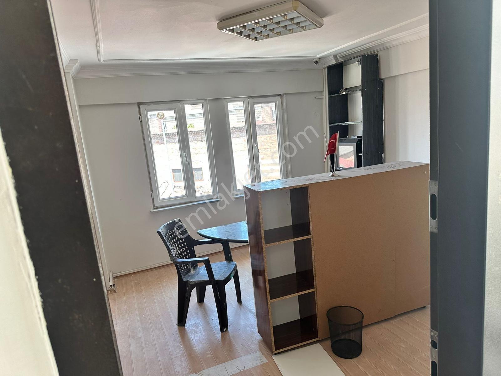 Edirne Merkez Çarşıda Satılık Teraslı 100 M² Ofis - Görsel 11