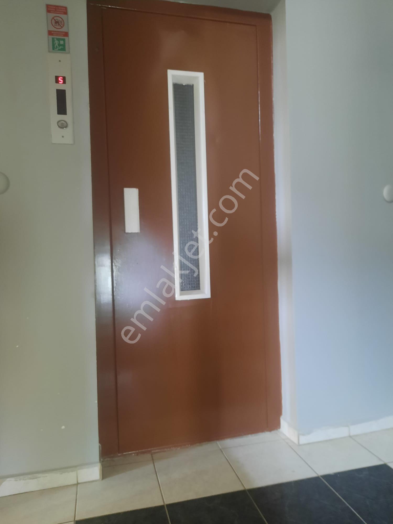 Kartal Karlıktepe Mah Tanrıverdi Gayrimenkul'den Kiralık 3+1daire - Görsel 3