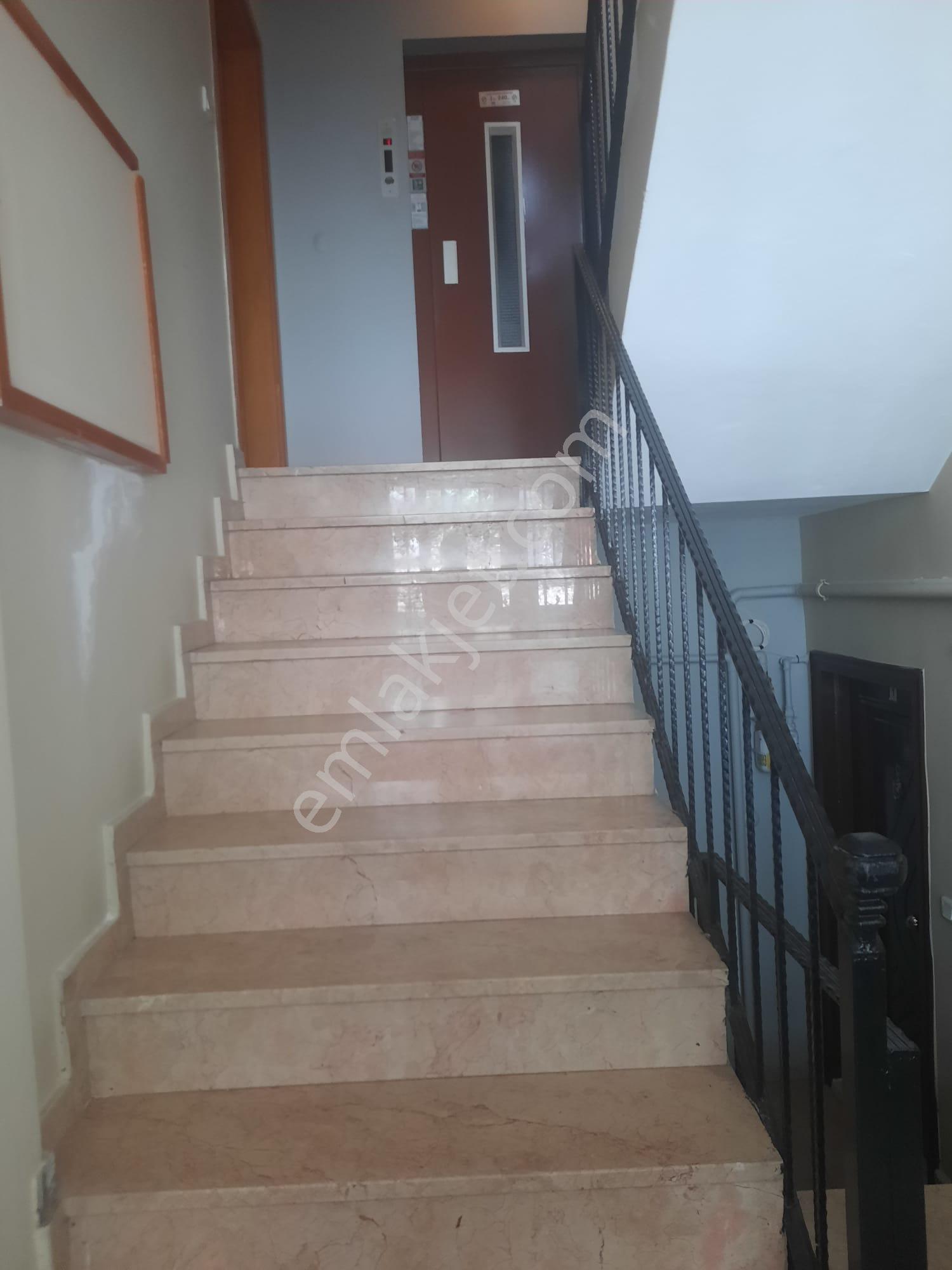 Kartal Karlıktepe Mah Tanrıverdi Gayrimenkul'den Kiralık 3+1daire - Görsel 4