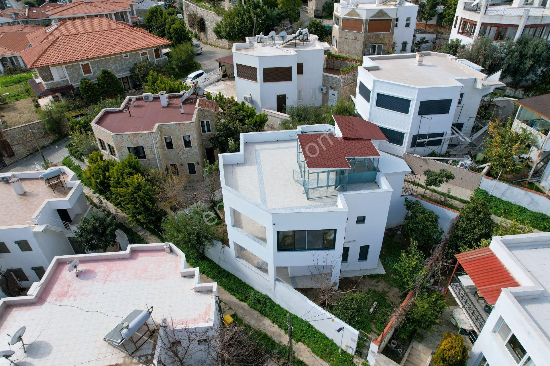 Datça Merkezde Deniz Manzaralı 3+2 Lüks Villa - Görsel 3