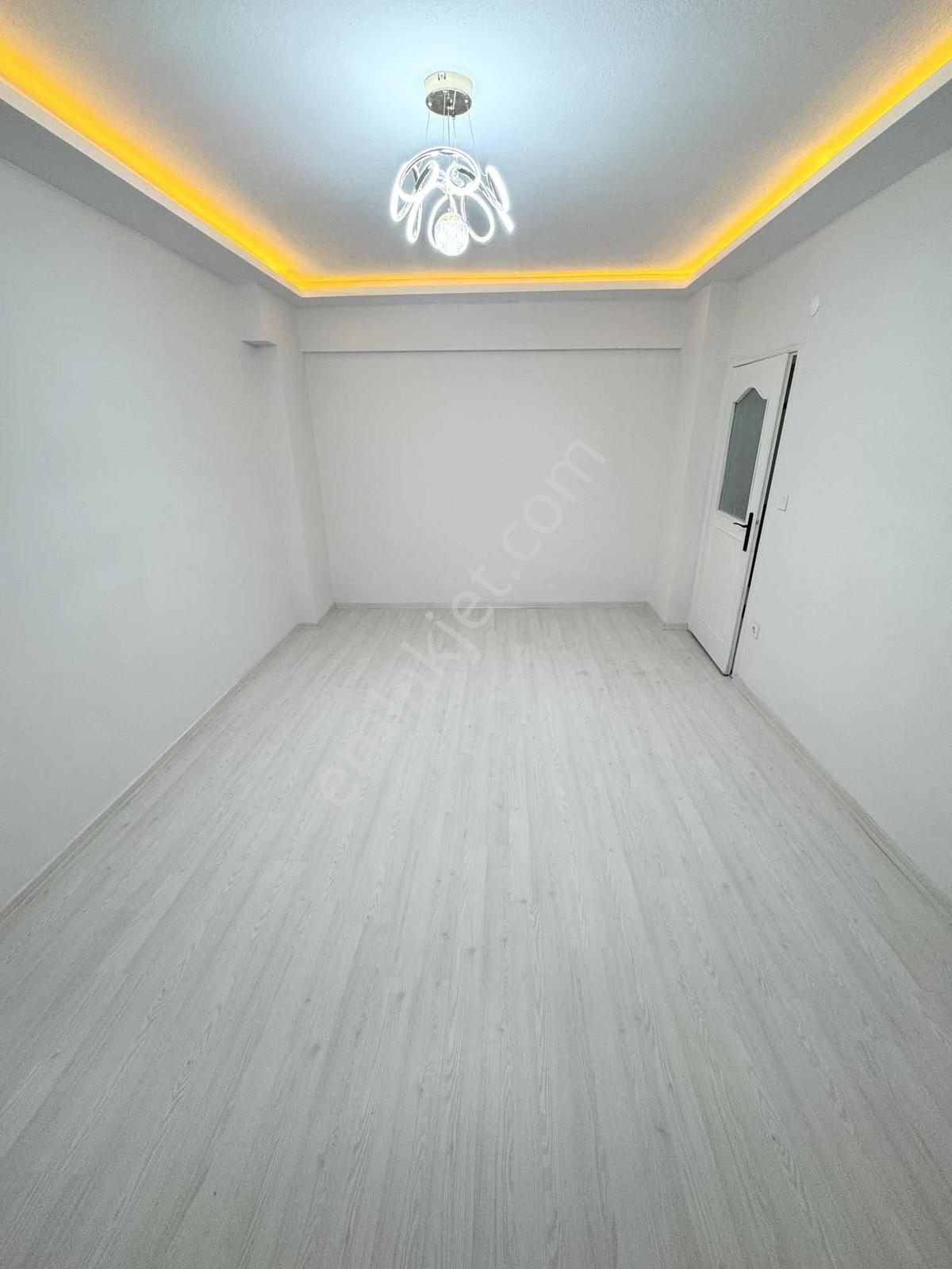 Yoldaş İnş Satılık 2+1 100 M2 Masrafsız Balkonlu Bahçekatı - Görsel 12