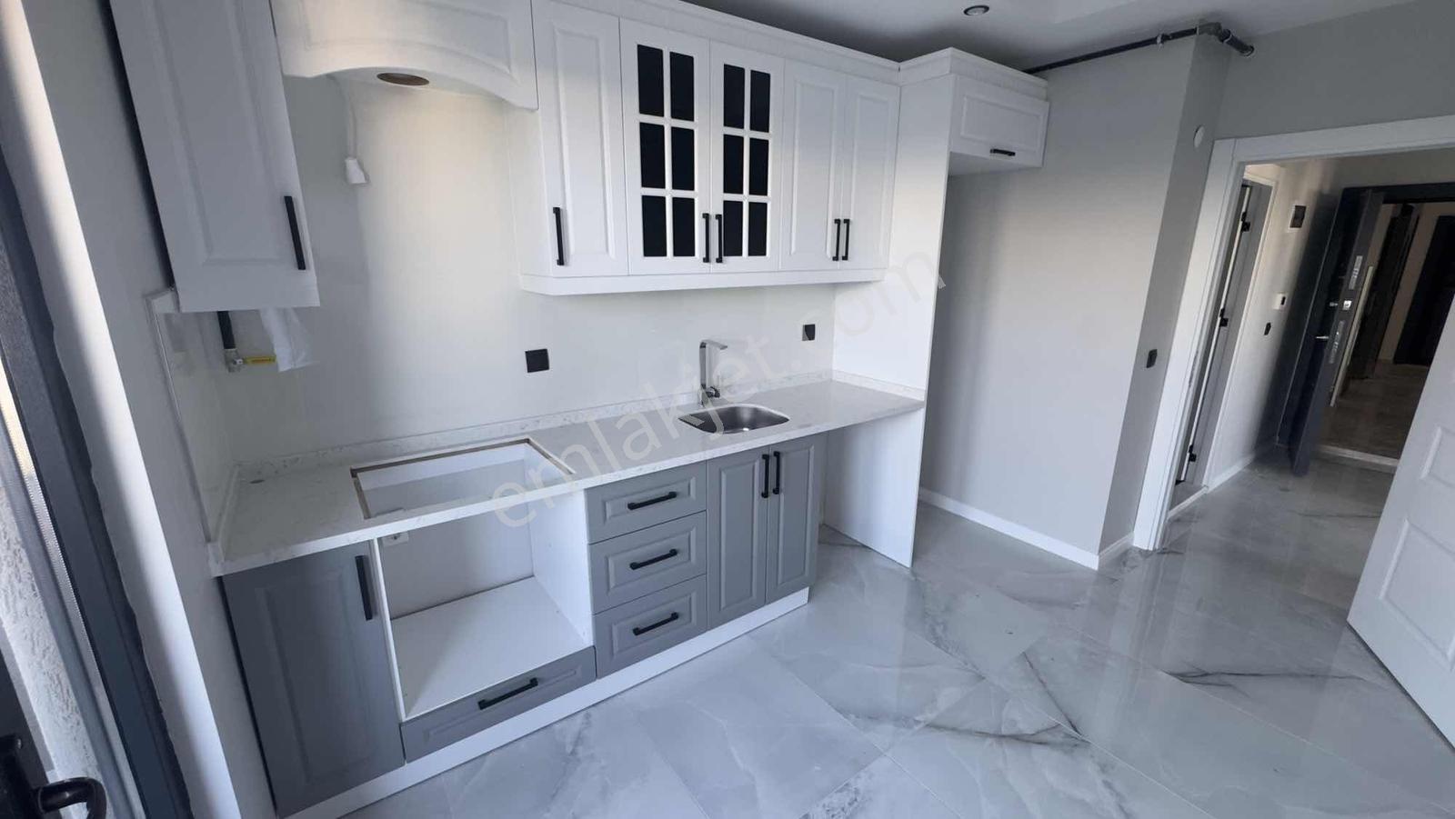 Marmarayın Yakının 2+1 100m2 Asansörlü Lüks Daire - Görsel 4