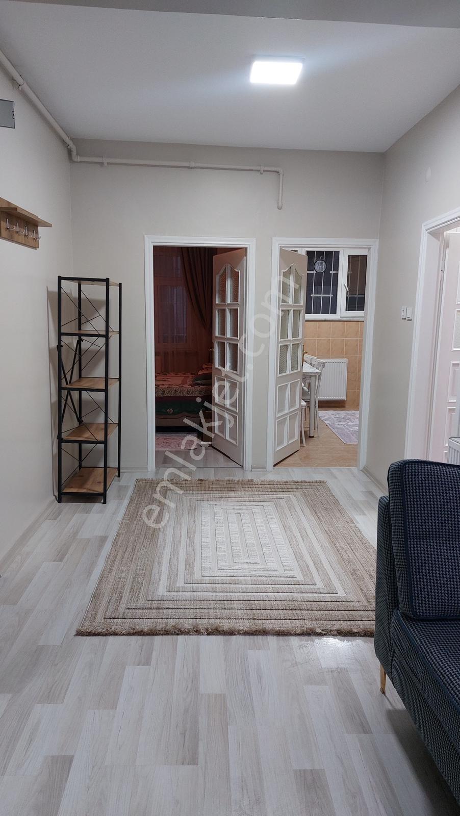 Sultanselim Mahallesinde Eşyalı Cadde Üstünde Daire - Görsel 14