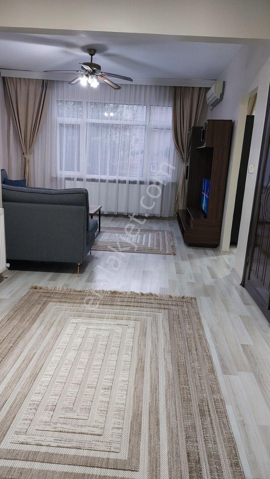 Sultanselim Mahallesinde Eşyalı Cadde Üstünde Daire - Görsel 9