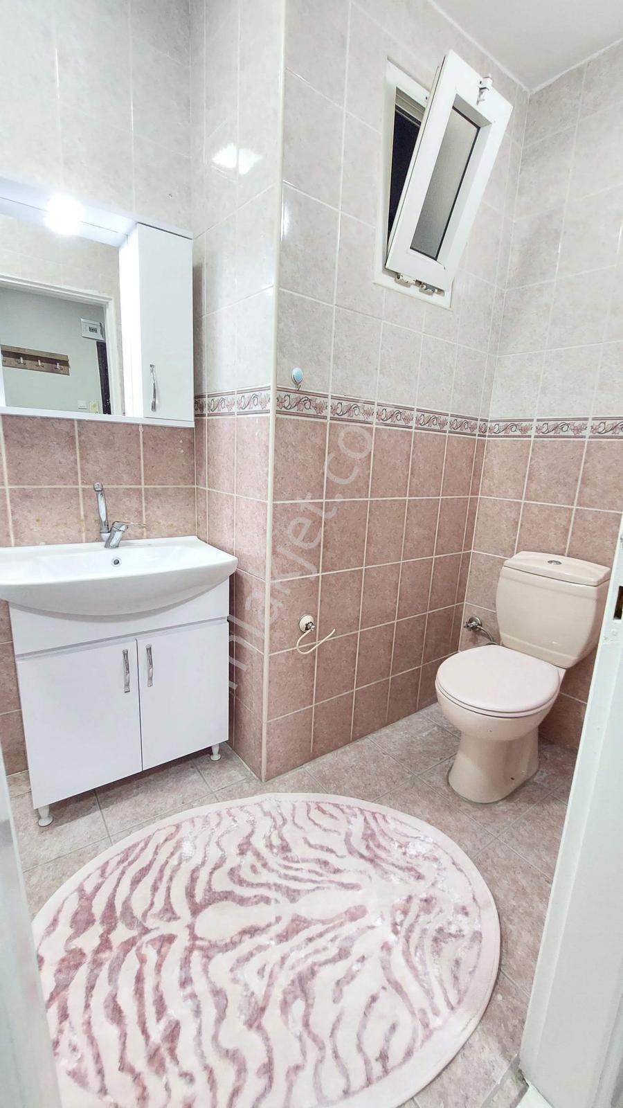 Sultanselim Mahallesinde Eşyalı Cadde Üstünde Daire - Görsel 20