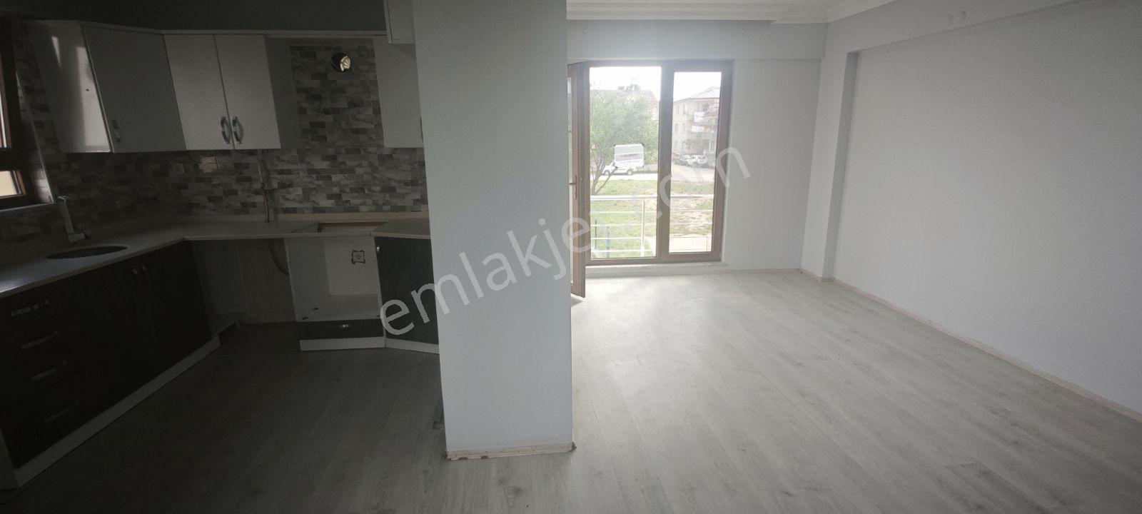 Harika Konum Kiralık 2 Kat 2+1 Daire Çarşı Merkeze Yakın Konumda - Görsel 17