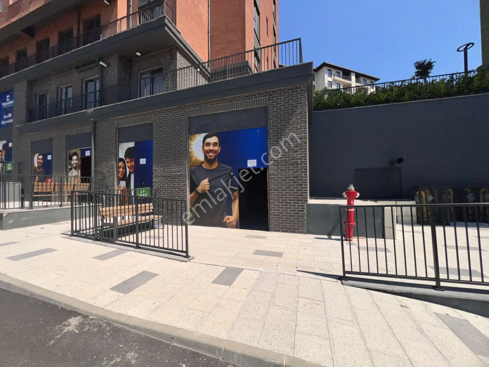 Fetihtepe Emlak Konut 2 Katlı 100 M2 Dükkan Otopark Çıkışı