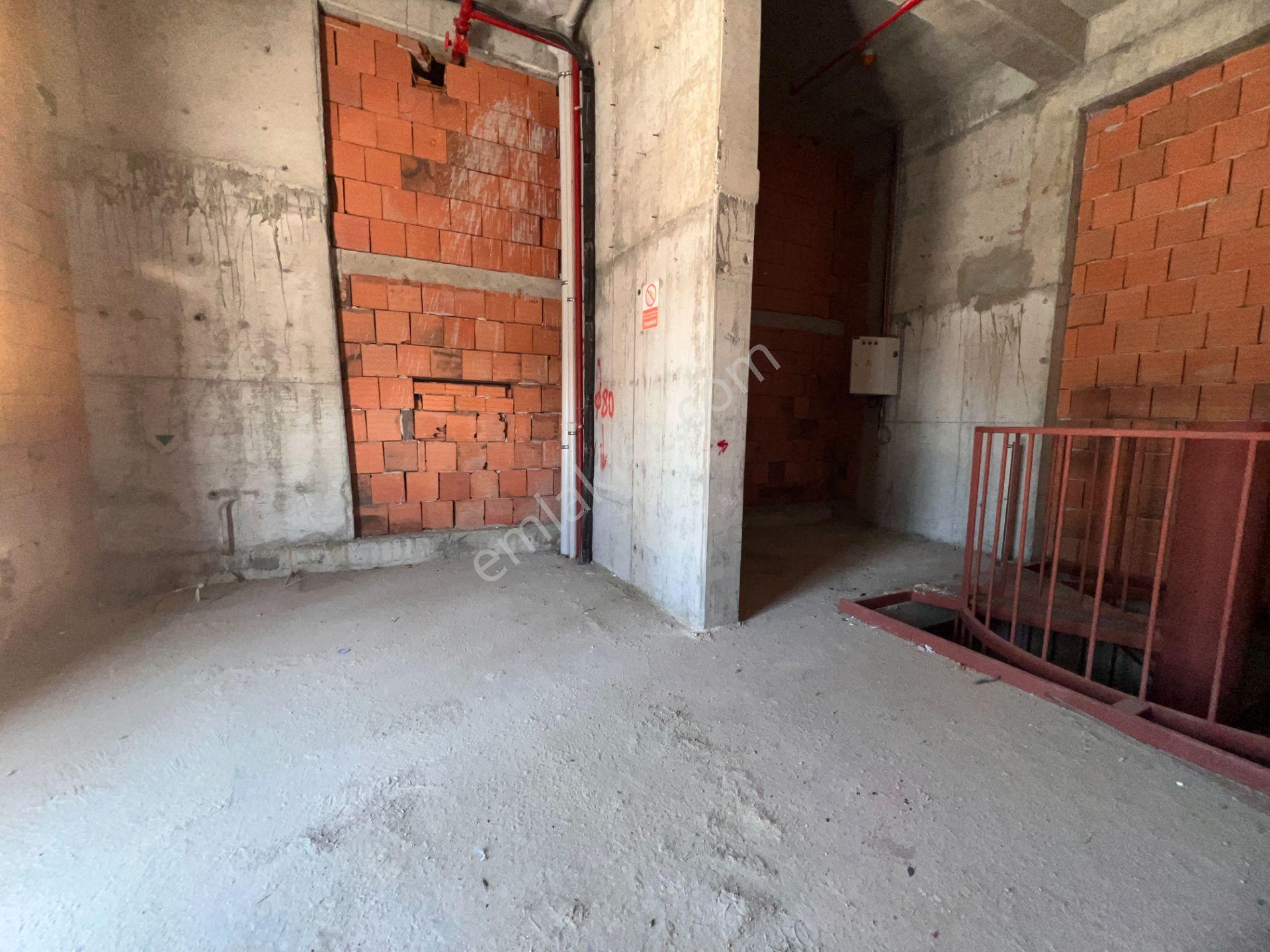 Fetihtepe Emlak Konut 2 Katlı 100 M2 Dükkan Otopark Çıkışı - Görsel 19