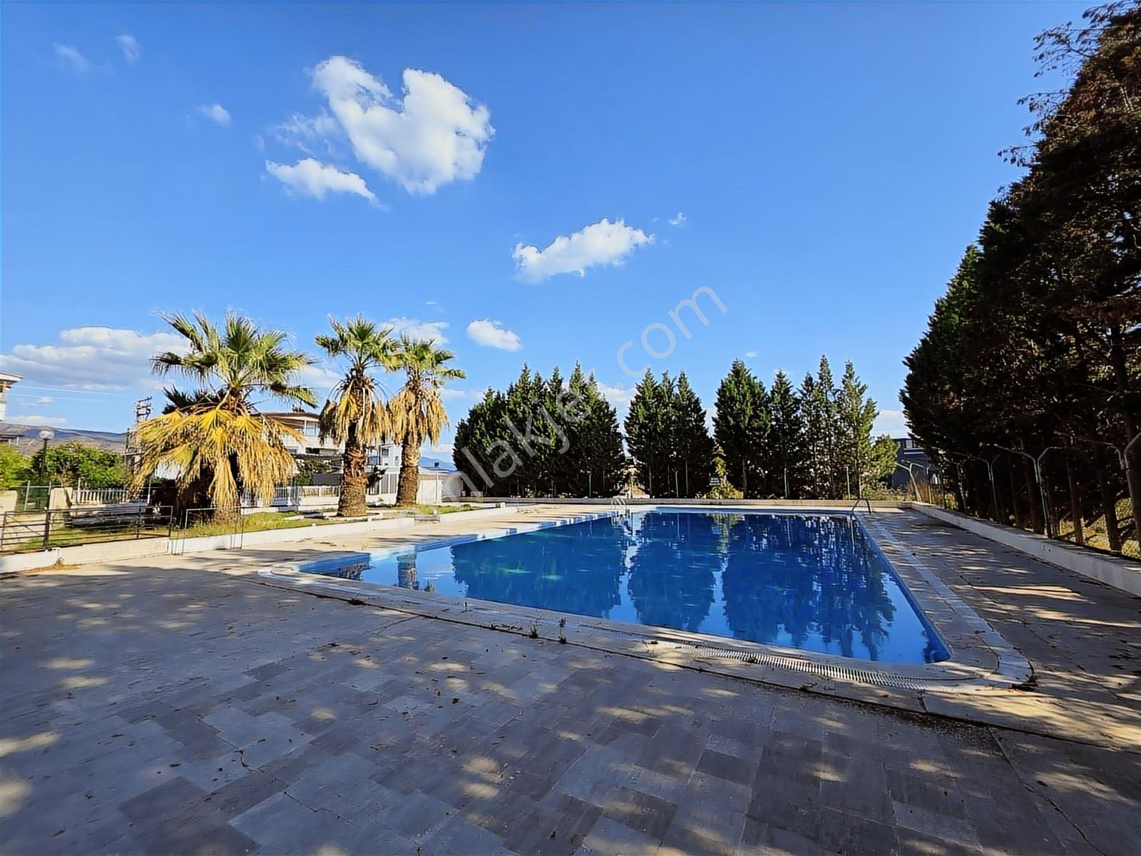 Acil Eşyalı, Eşyasız 300m² Arsalı Havuz,doğa Manzaralı 3+1 Villa - Görsel 12