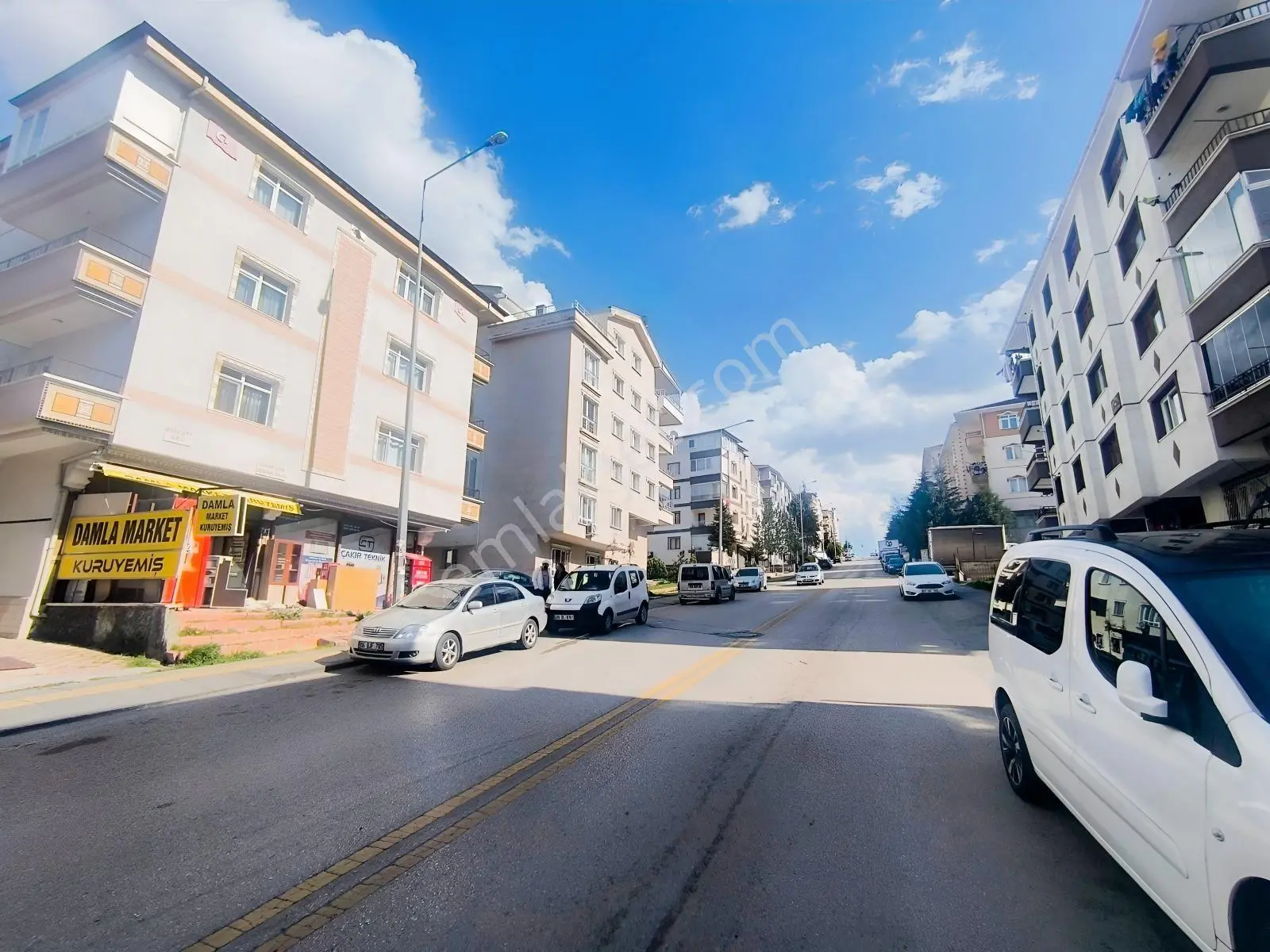 Anadolu'dan Kürşat Caddesi Üzeri 40m2 Okul Ve Hastane Yanı