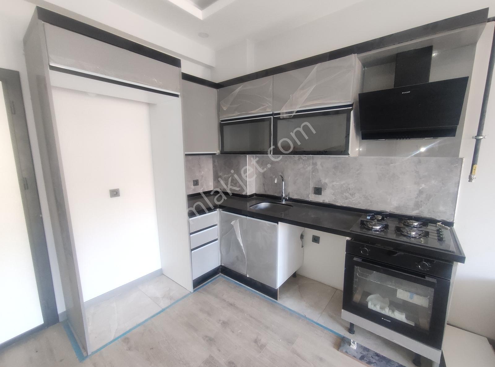 Fırsat Havuzlu Sit.ayçadan Sat.1+1 Yüksek Giriş Kullanışlı Daire