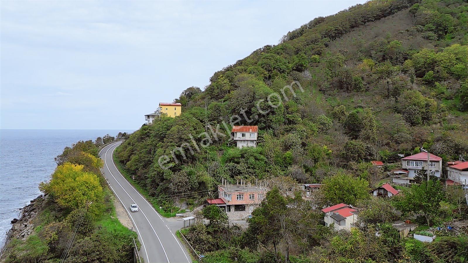 Çaka Plajına Bir Adım 346 M2 Bahçe İçinde Satılık Müstakil Ev.
