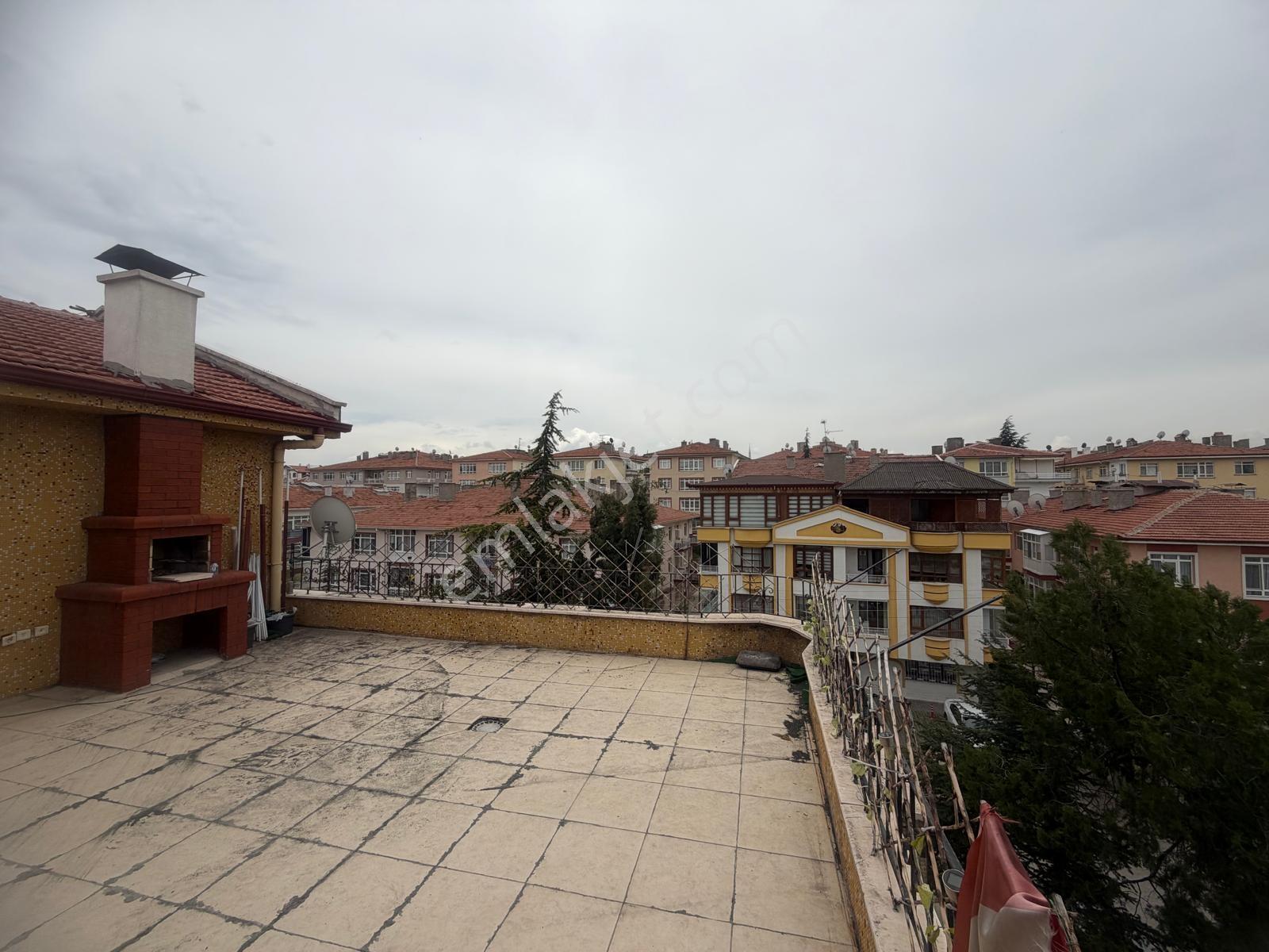 Keçiörende Merkezi Konumda Kiralık 7+1 Dubleks Daire - Görsel 13