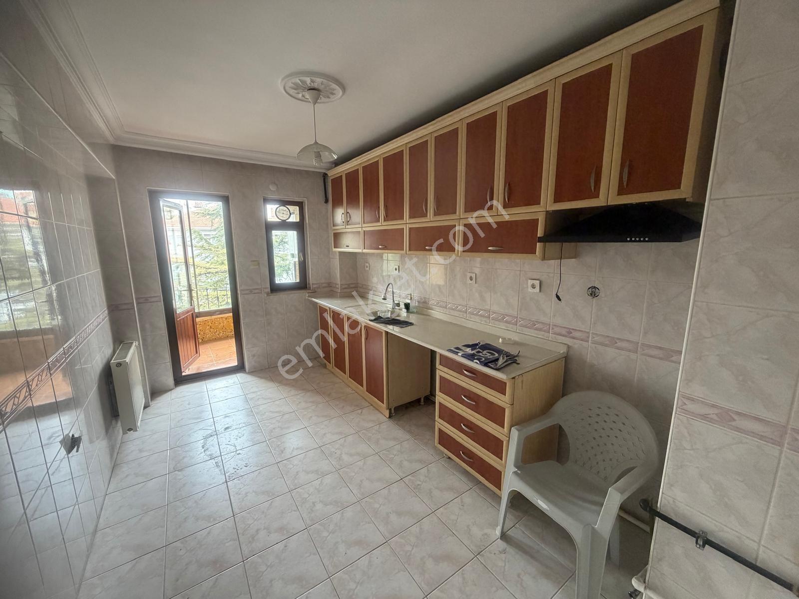 Keçiörende Merkezi Konumda Kiralık 7+1 Dubleks Daire - Görsel 15