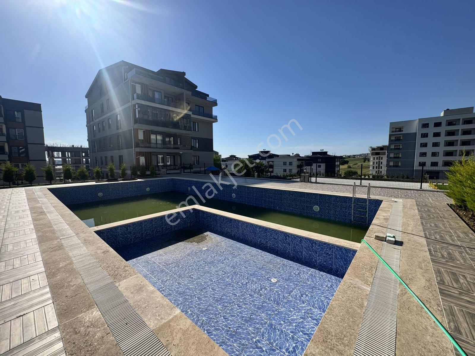 Havuzlu Site İçinde (sıfır) 136 M2 Net 3+1 Daireler !!! - Görsel 22