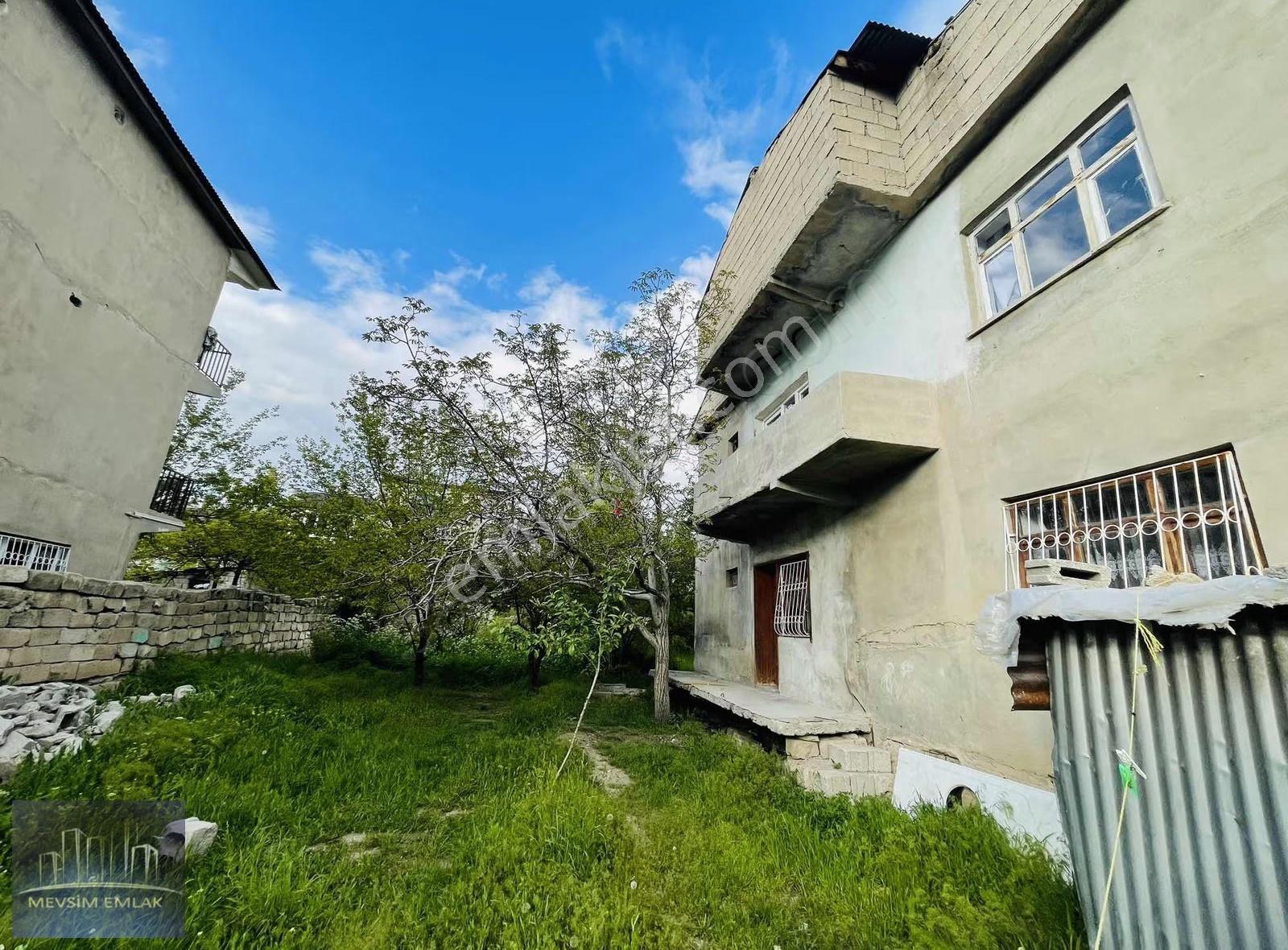 Mevsim Emlaktan Satılık 2 Katlı Müstakil Ev Ve Arsası - Görsel 2