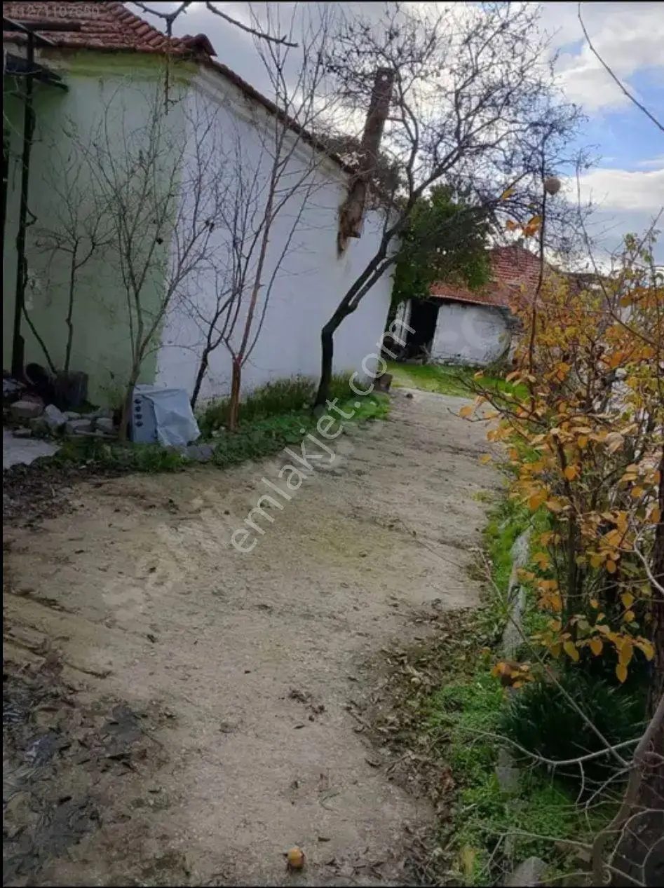 Bergama Fevzipaşa Mahallesi İçinde Kargir Ev Olan Arsamız Satılıktır - Görsel 4