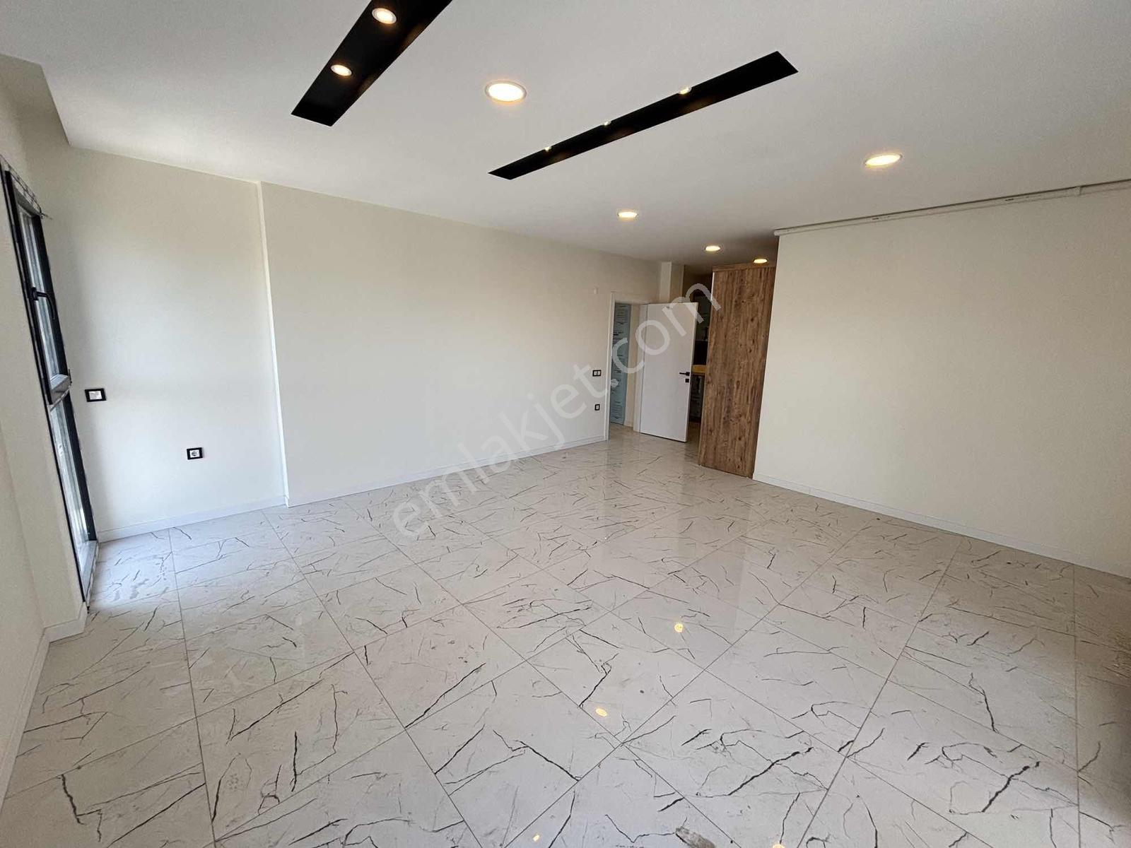 Kuşadasında Deniz Manzaralı 3+1 Geniş Ferah Kullanımlı Daire - Görsel 24
