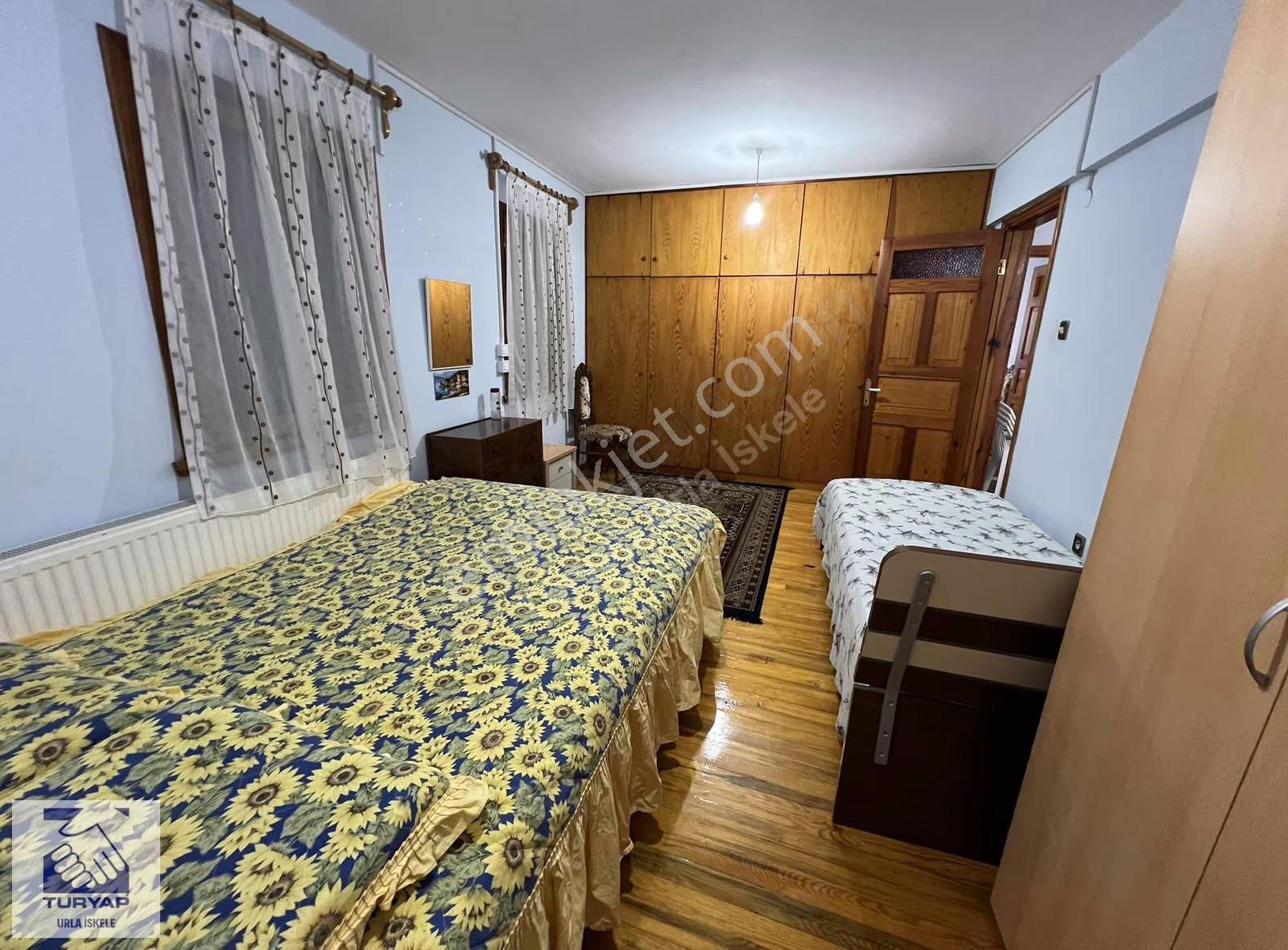 Urla İskelede Denize Sıfır Kiralık Eşyalı Daire - Görsel 24
