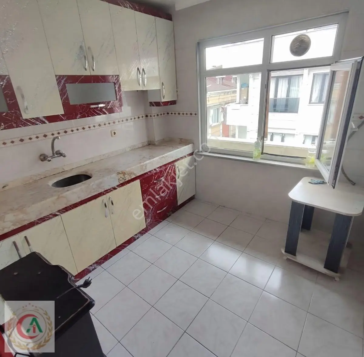 Yunusemre Mah Kiralık Daire 4.kat 2+1 100m2 İçikomple Yenilencek - Görsel 3