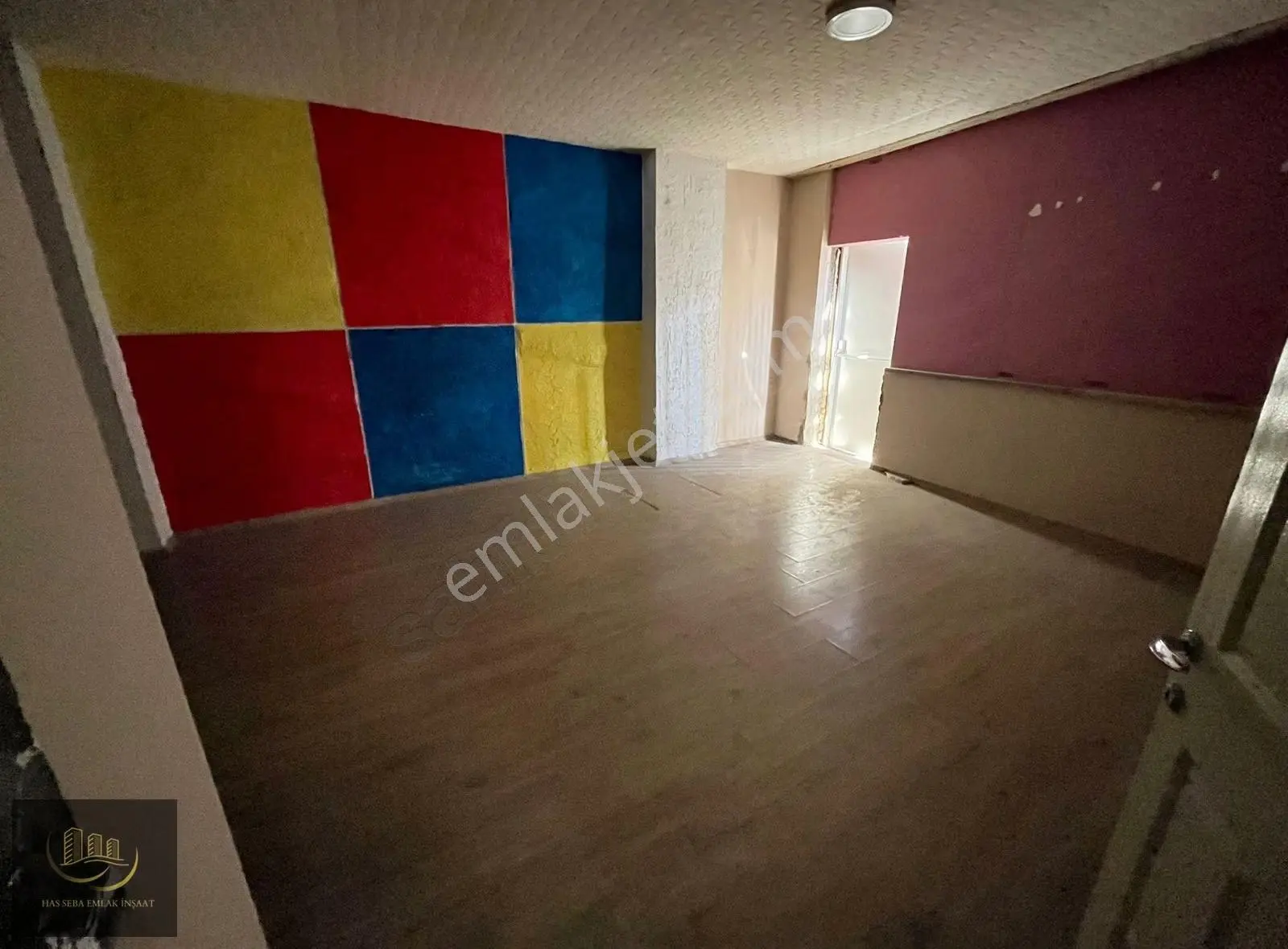 Has Seba'dan Sefaköy Merkezde 75m2 Mutfaklı+wc'li Kiralık Ofiss
