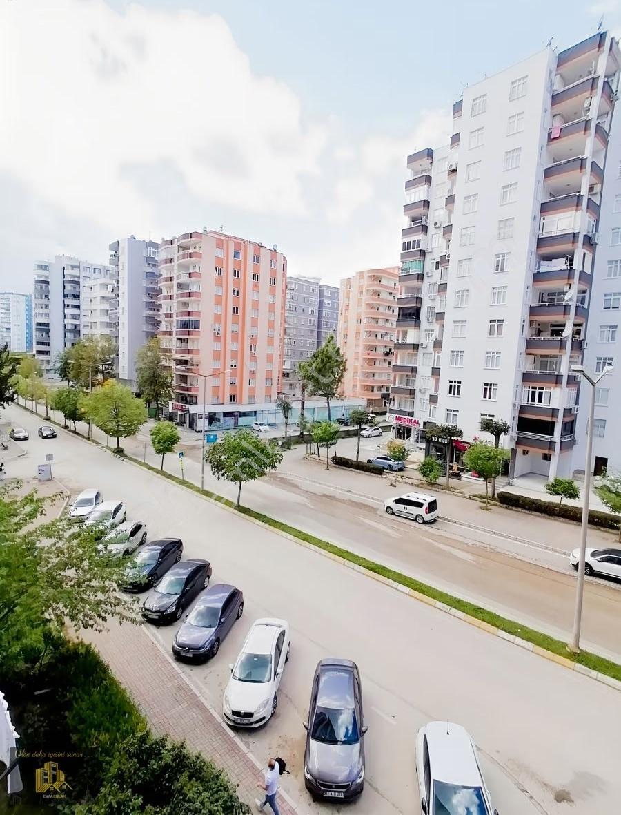Emfadan Güzelyalı Mahallesi Palmiye Sitesinde D.gazlı 4+1 Daire
