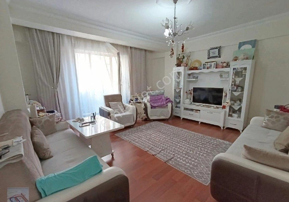 Gültepe'de 3+1 Ebeveyn Banyolu Ön Cephe Daire