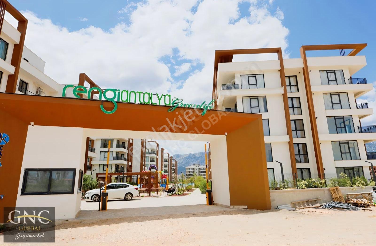 Green Life Sitesinde Sıfır Kiralık Havuz Cepheli 1+1 Daire